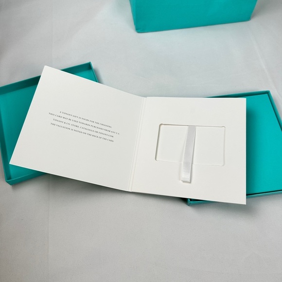 Iconic Tiffany & Co. Cardboard Gift Box - Picture 6 of 11